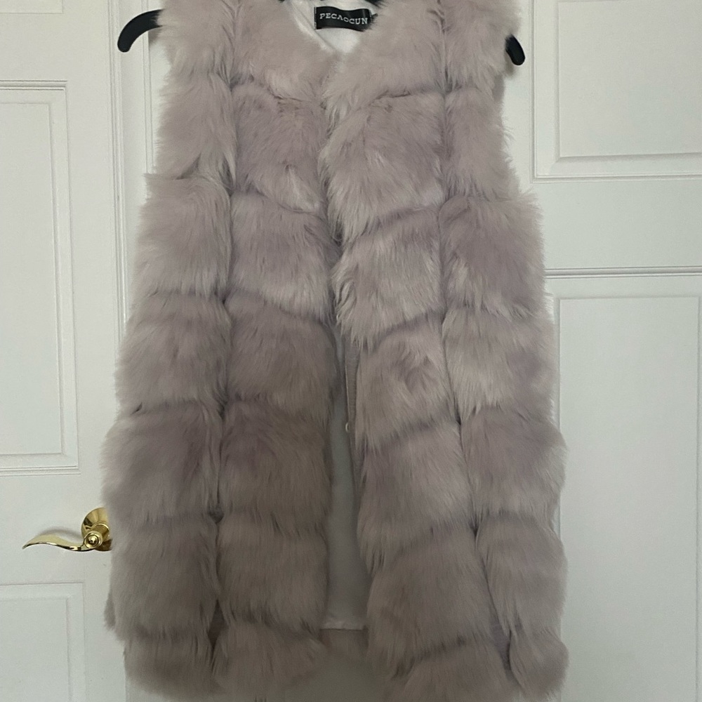Fur vest